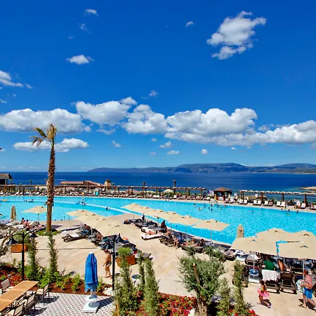 Royal Teos Thermal Clinic & - Halal 5*