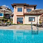Royal Teos Thermal Clinic & - Halal מלון 5*