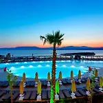 מלון Royal Teos Thermal Clinic & - Halal 5*